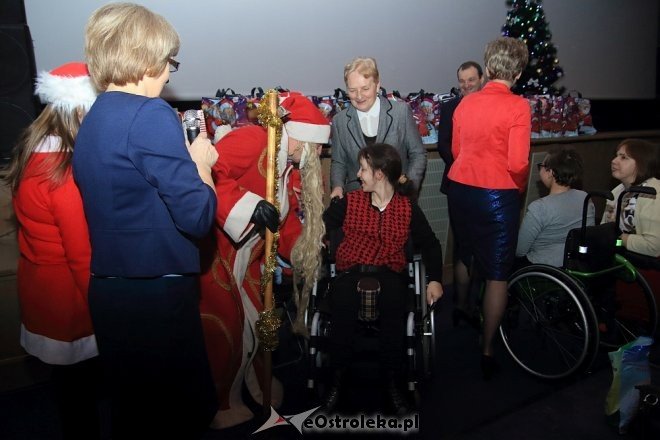 Mikołajkowe spotkanie stowarzyszenia Pomocna Dłoń [04.12.2016] - zdjęcie #6 - eOstroleka.pl