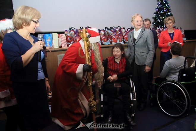 Mikołajkowe spotkanie stowarzyszenia Pomocna Dłoń [04.12.2016] - zdjęcie #5 - eOstroleka.pl