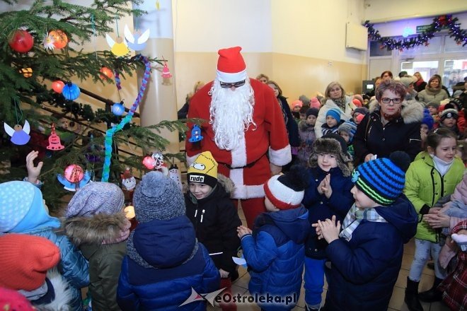 Strojenie choinki w Handlowcu [05.12.2016] - zdjęcie #76 - eOstroleka.pl