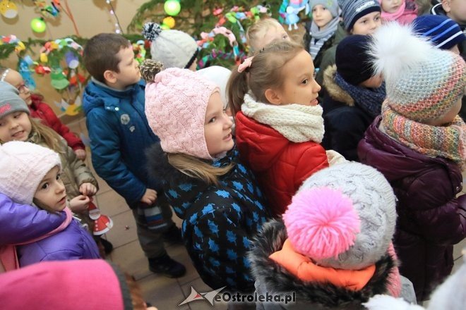Strojenie choinki w Handlowcu [05.12.2016] - zdjęcie #53 - eOstroleka.pl