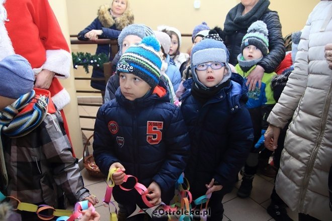 Strojenie choinki w Handlowcu [05.12.2016] - zdjęcie #48 - eOstroleka.pl