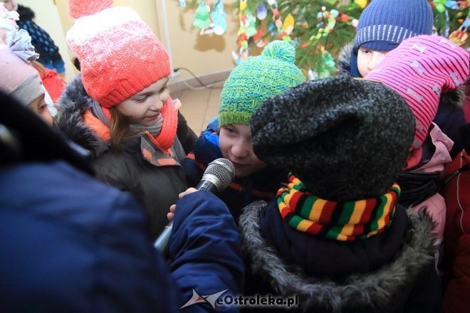 Strojenie choinki w Handlowcu [05.12.2016] - zdjęcie #36 - eOstroleka.pl