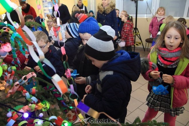 Strojenie choinki w Handlowcu [05.12.2016] - zdjęcie #29 - eOstroleka.pl