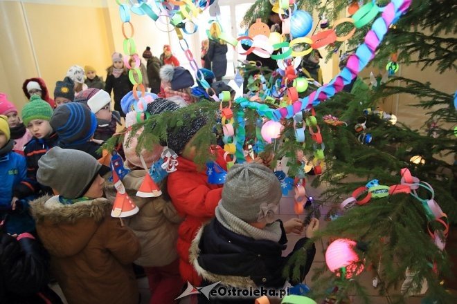 Strojenie choinki w Handlowcu [05.12.2016] - zdjęcie #21 - eOstroleka.pl