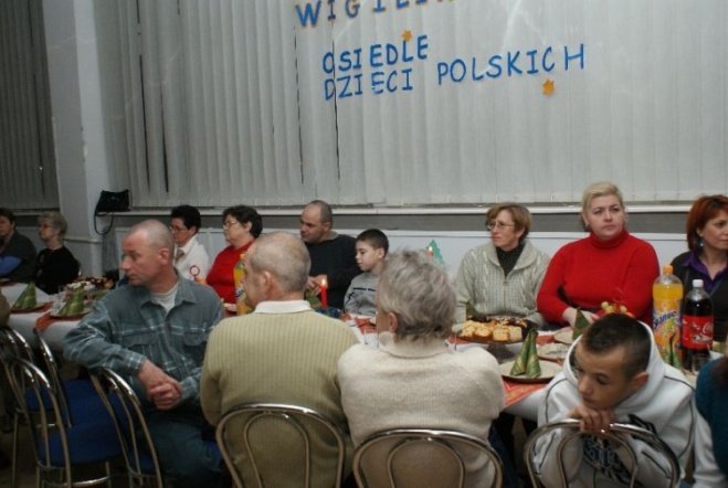 Wigilia Osiedla Dzieci Polskie (20.12.09) - zdjęcie #10 - eOstroleka.pl