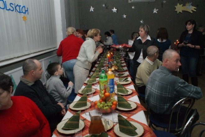 Wigilia Osiedla Dzieci Polskie (20.12.09) - zdjęcie #10 - eOstroleka.pl