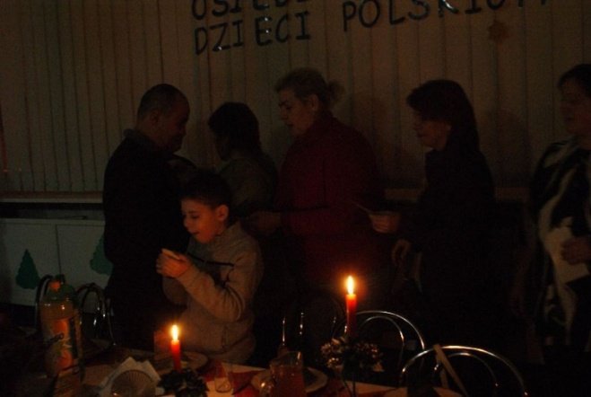 Wigilia Osiedla Dzieci Polskie (20.12.09) - zdjęcie #8 - eOstroleka.pl