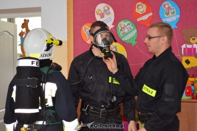 Strażacy ochotnicy z Łysych odwiedzili dzieci z gminnego przedszkola [ZDJĘCIA] - zdjęcie #24 - eOstroleka.pl