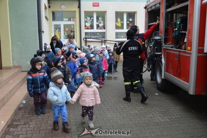 Strażacy ochotnicy z Łysych odwiedzili dzieci z gminnego przedszkola [ZDJĘCIA] - zdjęcie #45 - eOstroleka.pl