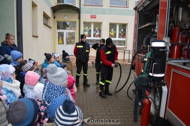 Strażacy ochotnicy z Łysych odwiedzili dzieci z gminnego przedszkola [ZDJĘCIA] - zdjęcie #48 - eOstroleka.pl