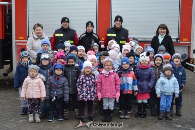 Strażacy ochotnicy z Łysych odwiedzili dzieci z gminnego przedszkola [ZDJĘCIA] - zdjęcie #59 - eOstroleka.pl
