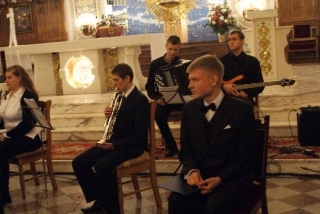 Koncert Bożonarodzniowy w Zbawicielu (20.12.09) - zdjęcie #11 - eOstroleka.pl