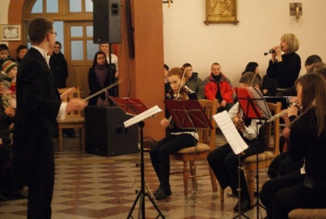 Koncert Bożonarodzniowy w Zbawicielu (20.12.09) - zdjęcie #6 - eOstroleka.pl