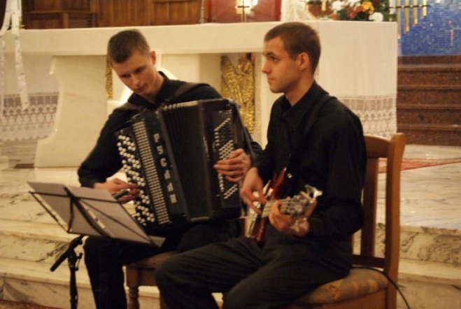 Koncert Bożonarodzniowy w Zbawicielu (20.12.09) - zdjęcie #5 - eOstroleka.pl