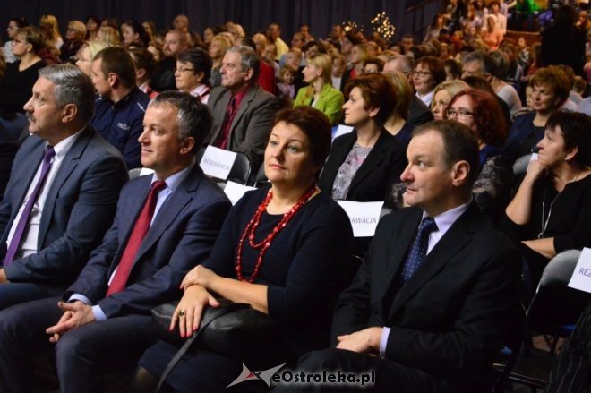 Wigilijne spotkanie Zespołu Placówek Wsparcia Dziennego i Asysty Rodzinnej [09.12.2016] - zdjęcie #45 - eOstroleka.pl