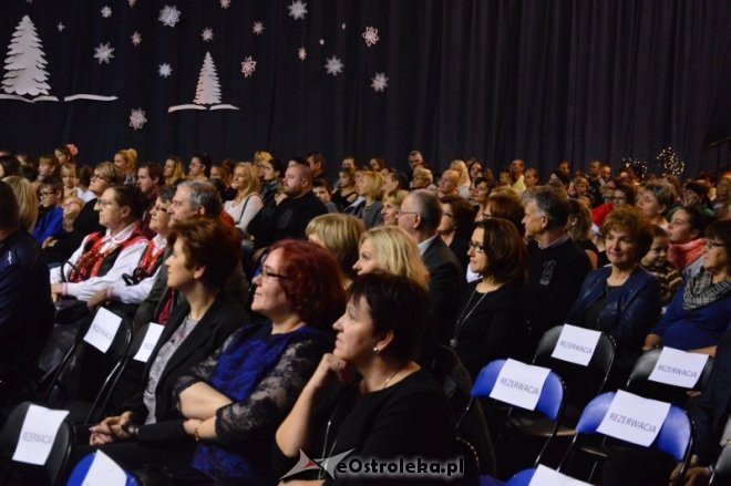 Wigilijne spotkanie Zespołu Placówek Wsparcia Dziennego i Asysty Rodzinnej [09.12.2016] - zdjęcie #43 - eOstroleka.pl