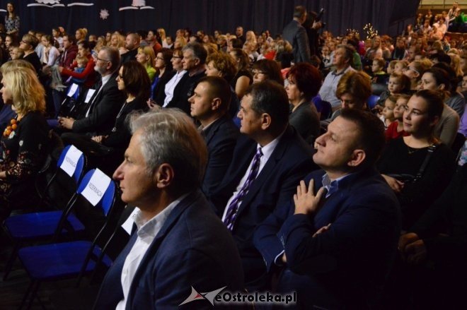 Wigilijne spotkanie Zespołu Placówek Wsparcia Dziennego i Asysty Rodzinnej [09.12.2016] - zdjęcie #40 - eOstroleka.pl
