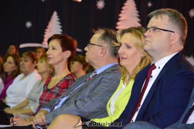 Wigilijne spotkanie Zespołu Placówek Wsparcia Dziennego i Asysty Rodzinnej [09.12.2016] - zdjęcie #31 - eOstroleka.pl