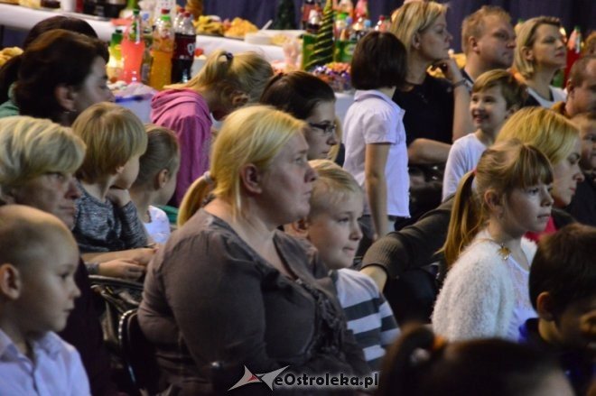 Wigilijne spotkanie Zespołu Placówek Wsparcia Dziennego i Asysty Rodzinnej [09.12.2016] - zdjęcie #10 - eOstroleka.pl