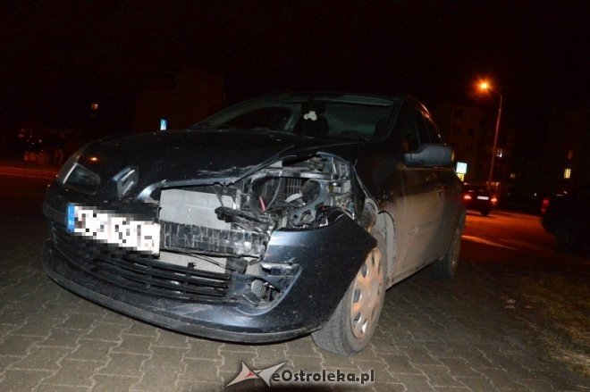 Kolizja przy ul. Sikorskiego w Ostrołęce [09.12.2016] - zdjęcie #2 - eOstroleka.pl