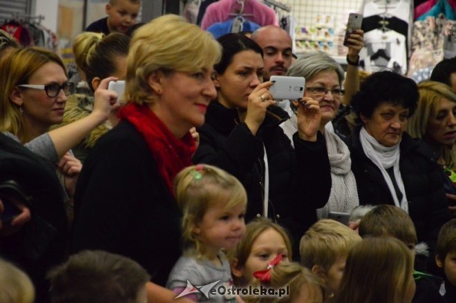Mikołajki w Feniksie [10.12.2016] - zdjęcie #48 - eOstroleka.pl