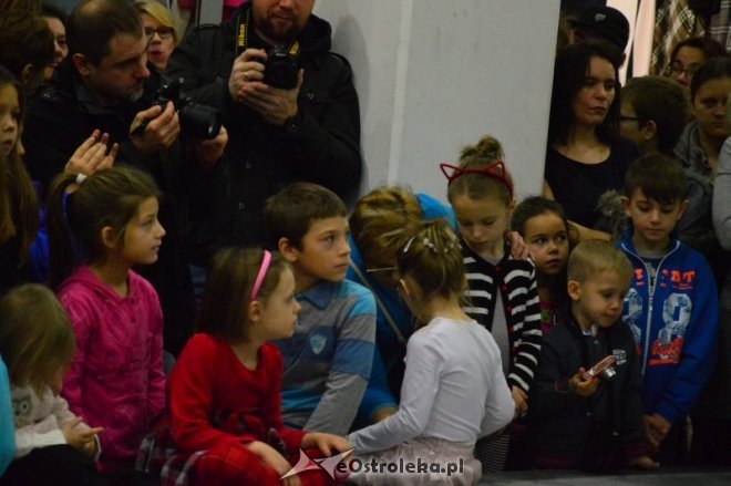 Mikołajki w Feniksie [10.12.2016] - zdjęcie #46 - eOstroleka.pl