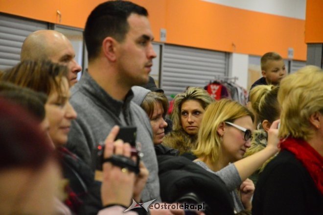 Mikołajki w Feniksie [10.12.2016] - zdjęcie #45 - eOstroleka.pl