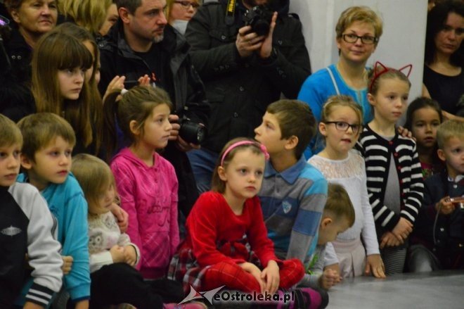 Mikołajki w Feniksie [10.12.2016] - zdjęcie #44 - eOstroleka.pl