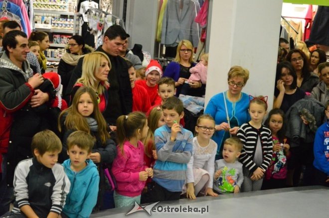 Mikołajki w Feniksie [10.12.2016] - zdjęcie #27 - eOstroleka.pl