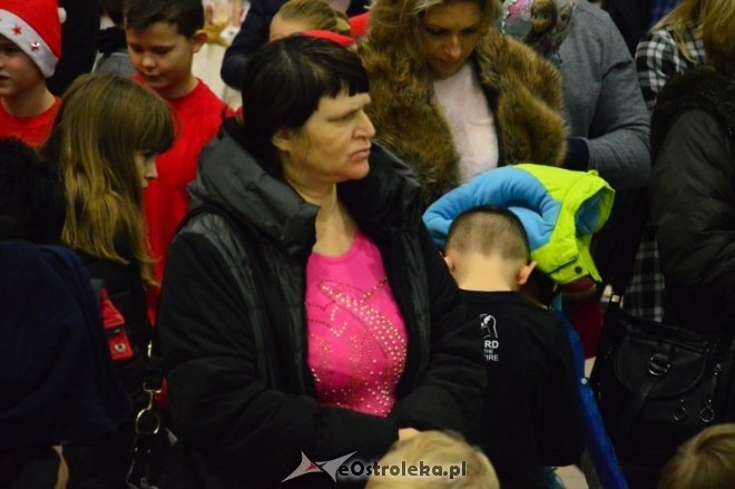Mikołajki w Feniksie [10.12.2016] - zdjęcie #23 - eOstroleka.pl