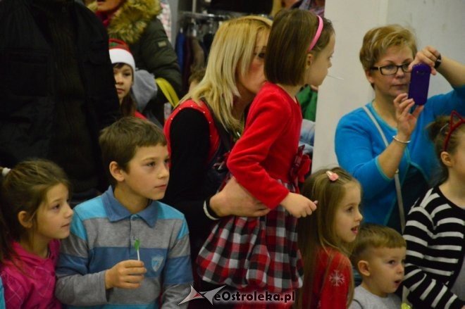 Mikołajki w Feniksie [10.12.2016] - zdjęcie #22 - eOstroleka.pl