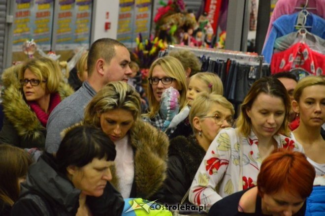 Mikołajki w Feniksie [10.12.2016] - zdjęcie #13 - eOstroleka.pl