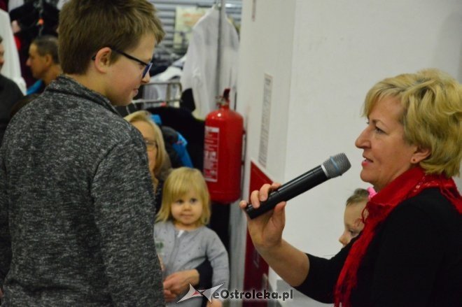 Mikołajki w Feniksie [10.12.2016] - zdjęcie #10 - eOstroleka.pl