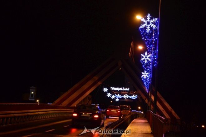 Świąteczne dekoracje na nowym moście i Placu Bema [10.12.2016] - zdjęcie #2 - eOstroleka.pl