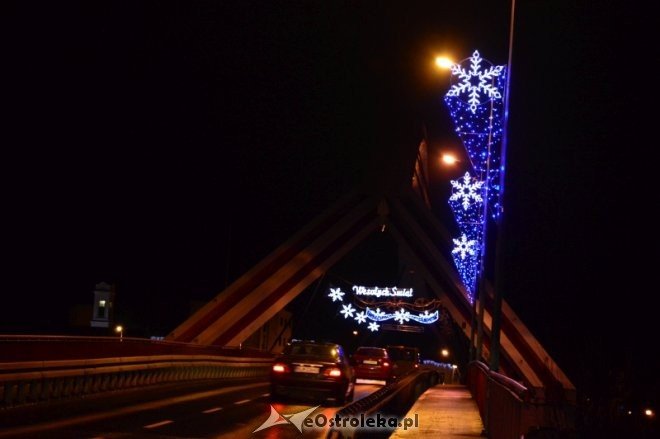 Świąteczne dekoracje na nowym moście i Placu Bema [10.12.2016] - zdjęcie #3 - eOstroleka.pl