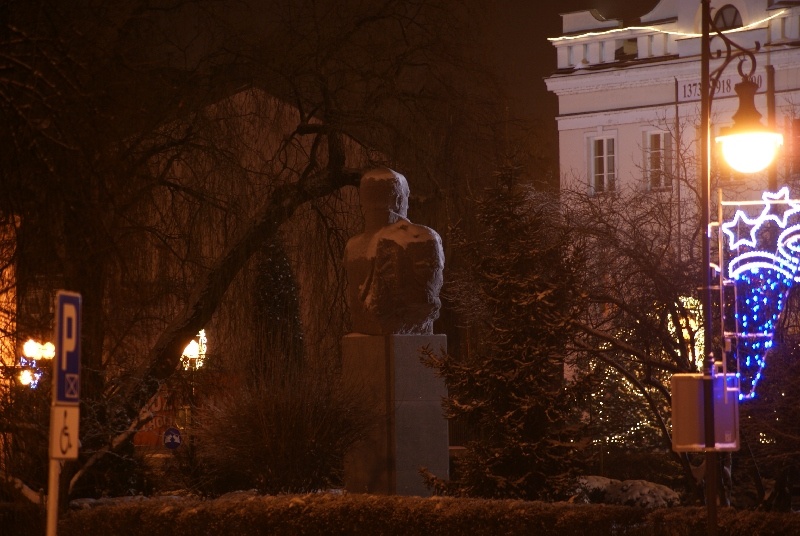 Ostrołęka nocą (21.12.09) - zdjęcie #13 - eOstroleka.pl