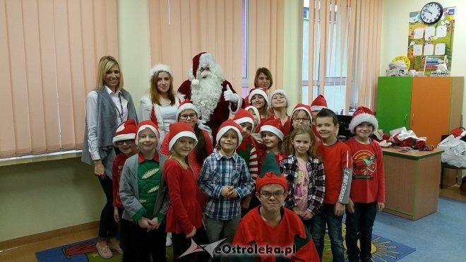 Mikołaj, Śnieżynka i Elf z wizytą w ostrołęckiej „szóstce” [ZDJĘCIA] - zdjęcie #5 - eOstroleka.pl