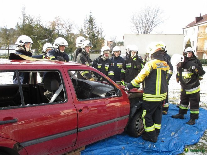 Strażacy ochotnicy z gmin Kadzidło i Lelisa o ratownictwie technicznym wiedzą niemal wszystko [ZDJĘCIA] - zdjęcie #30 - eOstroleka.pl