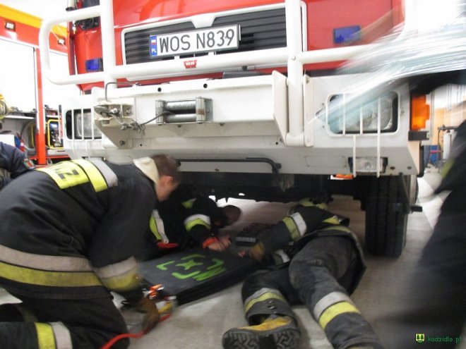 Strażacy ochotnicy z gmin Kadzidło i Lelisa o ratownictwie technicznym wiedzą niemal wszystko [ZDJĘCIA] - zdjęcie #68 - eOstroleka.pl