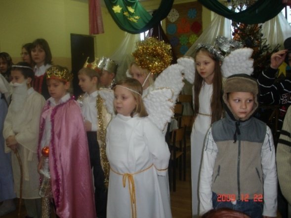 Jasełka w Szkole Podstawowej w Serafinie (22.12.09) - zdjęcie #23 - eOstroleka.pl