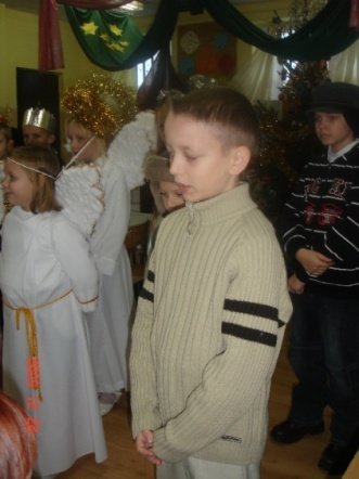 Jasełka w Szkole Podstawowej w Serafinie (22.12.09) - zdjęcie #22 - eOstroleka.pl