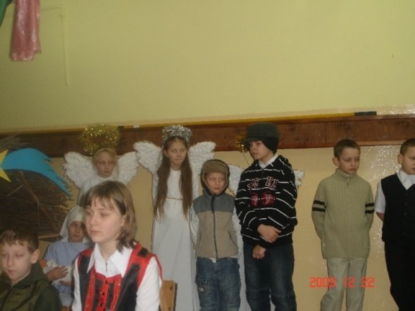 Jasełka w Szkole Podstawowej w Serafinie (22.12.09) - zdjęcie #7 - eOstroleka.pl