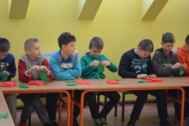 Bożonarodzeniowe warsztaty dla uczniów „podstawówki” w Łysych [ZDJĘCIA] - zdjęcie #3 - eOstroleka.pl