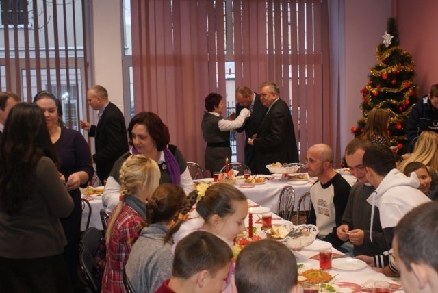Wigilia Romska (22.12.09) - zdjęcie #7 - eOstroleka.pl
