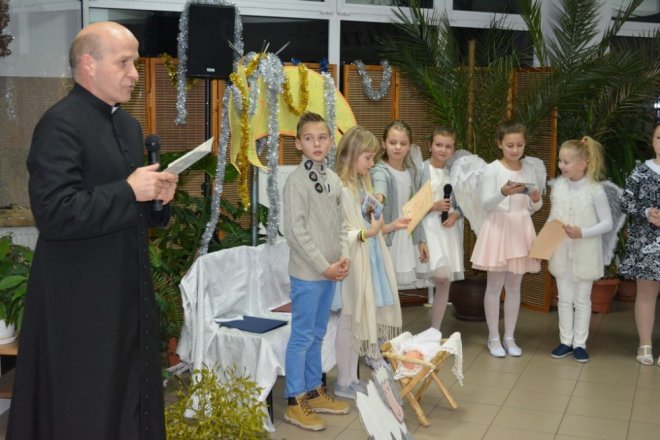 Wigilijne spotkanie członków stowarzyszenia „Uśmiech Dzieci” [ZDJĘCIA] - zdjęcie #27 - eOstroleka.pl