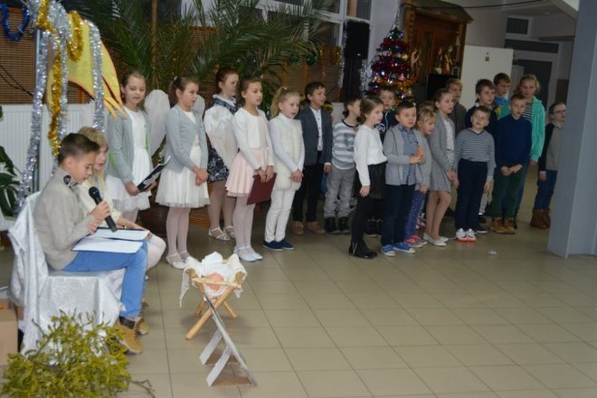 Wigilijne spotkanie członków stowarzyszenia „Uśmiech Dzieci” [ZDJĘCIA] - zdjęcie #23 - eOstroleka.pl