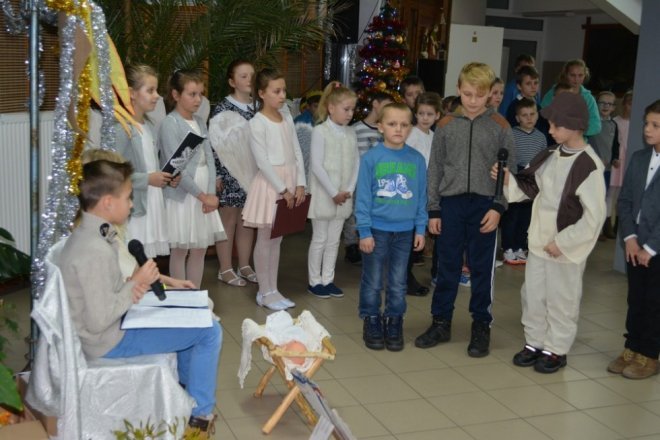 Wigilijne spotkanie członków stowarzyszenia „Uśmiech Dzieci” [ZDJĘCIA] - zdjęcie #4 - eOstroleka.pl