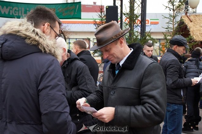 Miejska Wigilia 2016 w Ostrołęce [17.12.2016] - zdjęcie #45 - eOstroleka.pl
