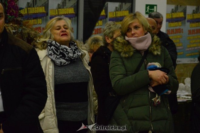 Loteria mikołajkowa w hali targowej Feniks [17.12.2016] - zdjęcie #39 - eOstroleka.pl
