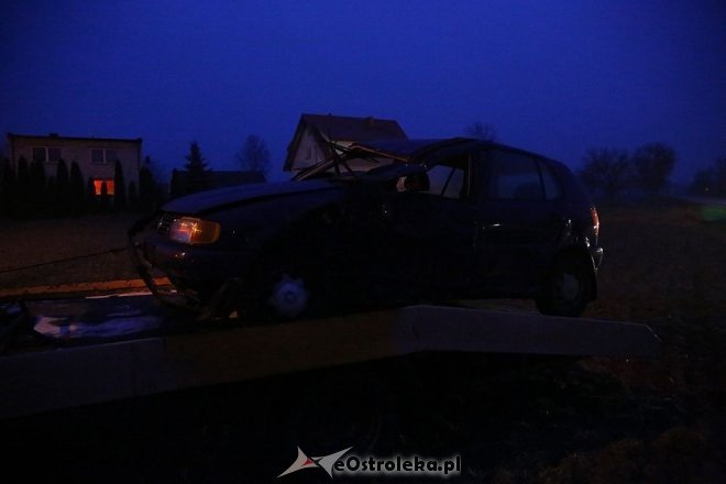 Wypadek w Czarnowcu. Jedna osoba trafiła do szpitala [ZDJĘCIA] - zdjęcie #4 - eOstroleka.pl